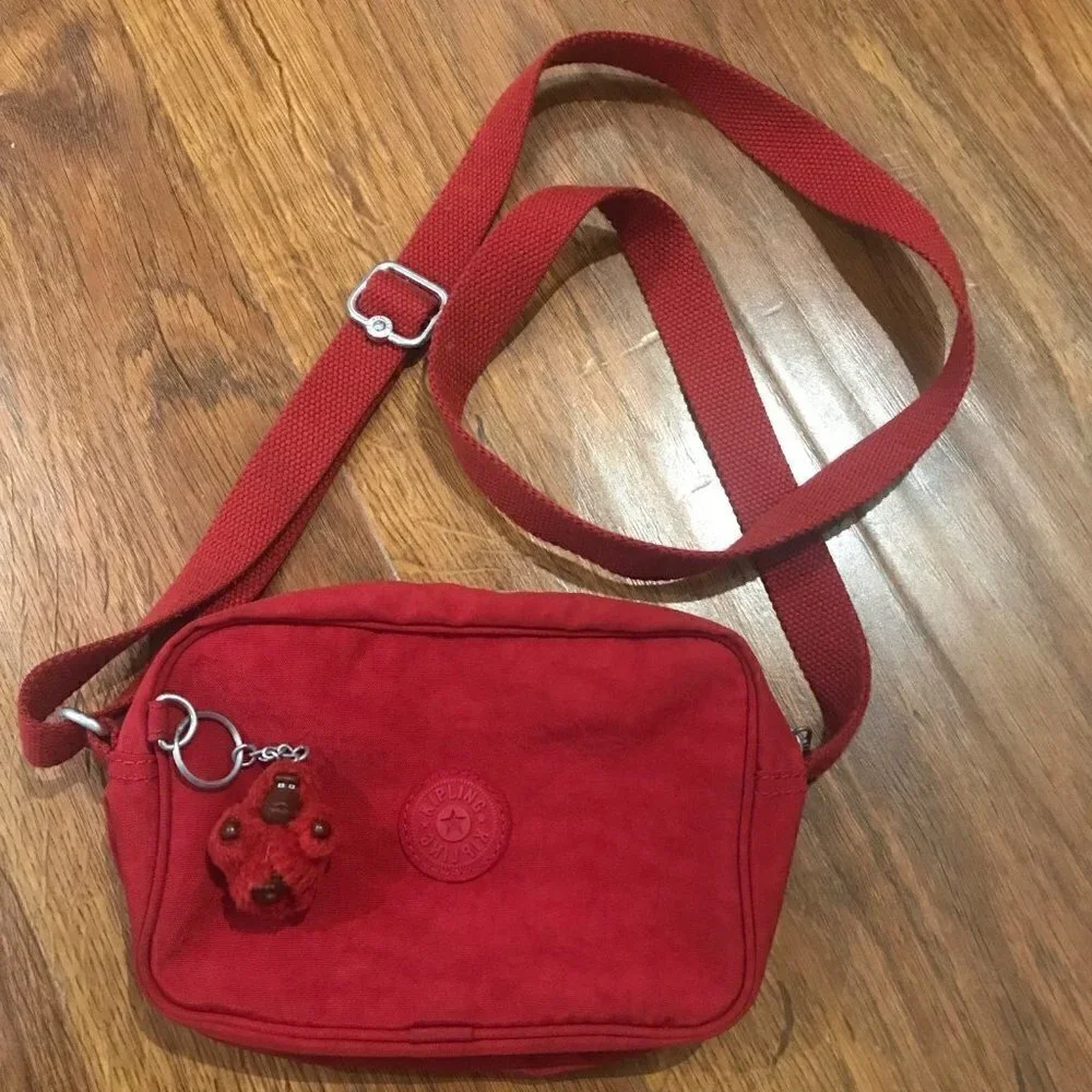 Kipling Dee crossbody bag with keychain
